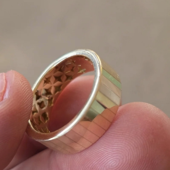 14k Gold Dyadema Ring with Stars Design - Picture 2 of 12